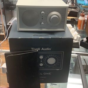 Tivoli audio model one radio
